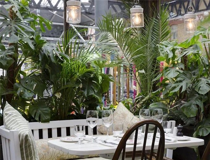 餐廳開(kāi)在花園里，飲食與生態(tài)也能結(jié)合~